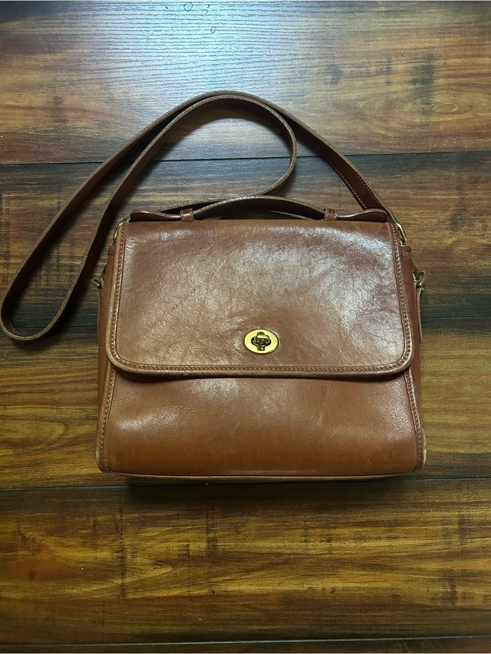Coach 3215 Vintage Brown Leather Crossbody Bag Top Handle Turnlock closure Italy